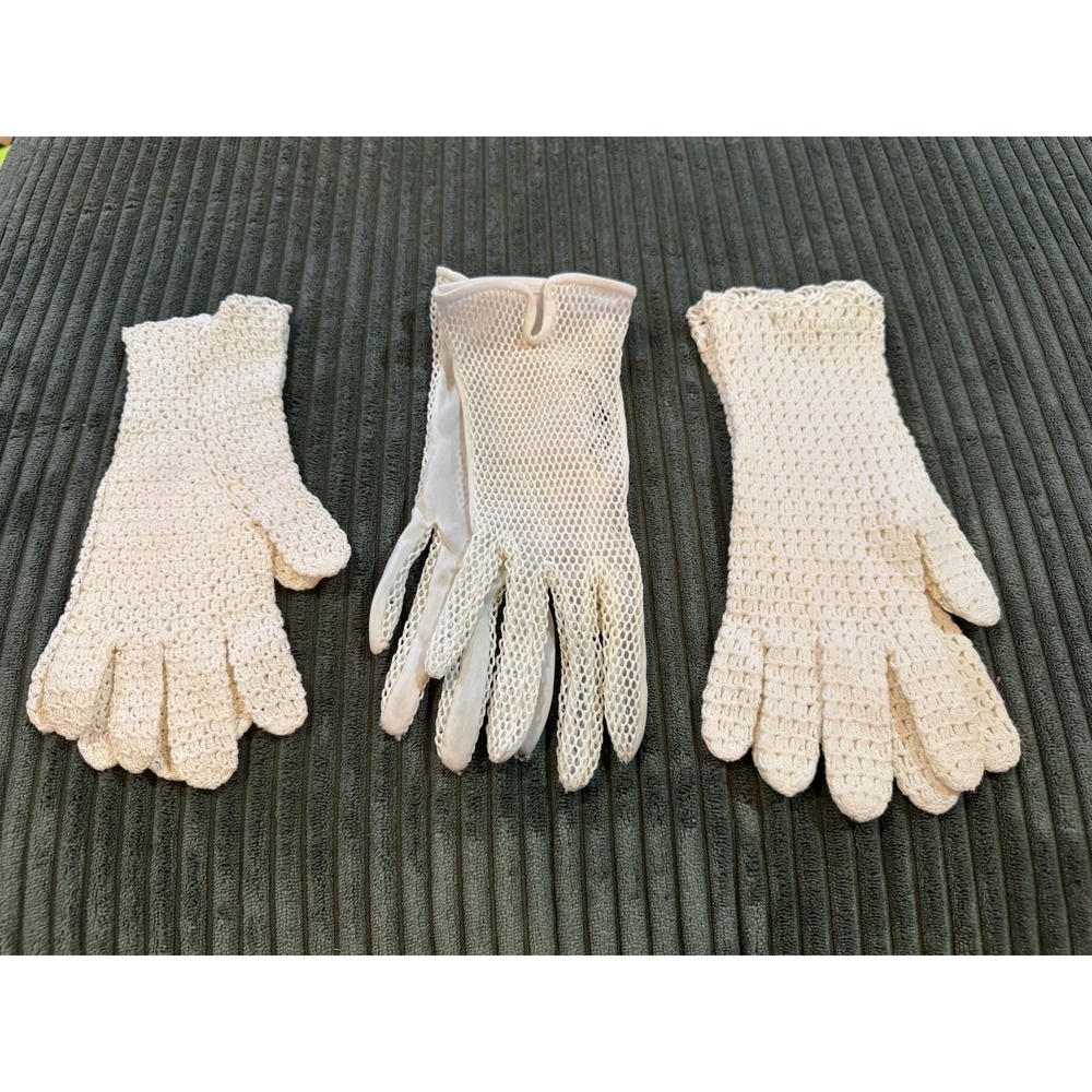 Vintage Ladie's Cream Crochet Gloves Delicate‎ Lace Trim Mesh Opera Length